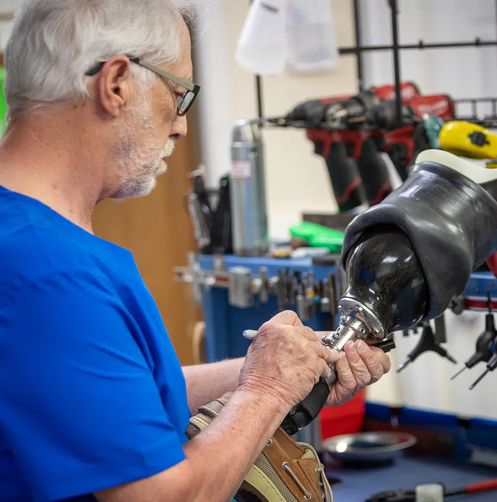 How To Choose The Best Prosthetic Care Center |Prosthetic Limb Clinic | Rehabilitation, Therapy & Holistic Care | Custom Solutions | Amputee Clinic Fort Meyers Florida